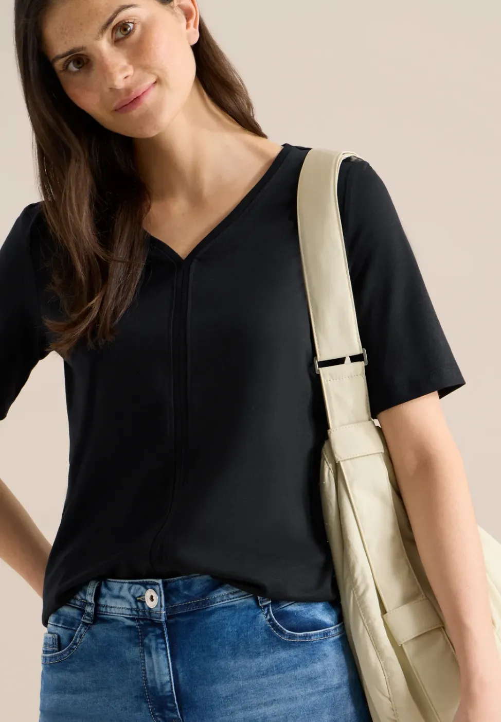 Kurzarm T-Shirt im Tunika-Look