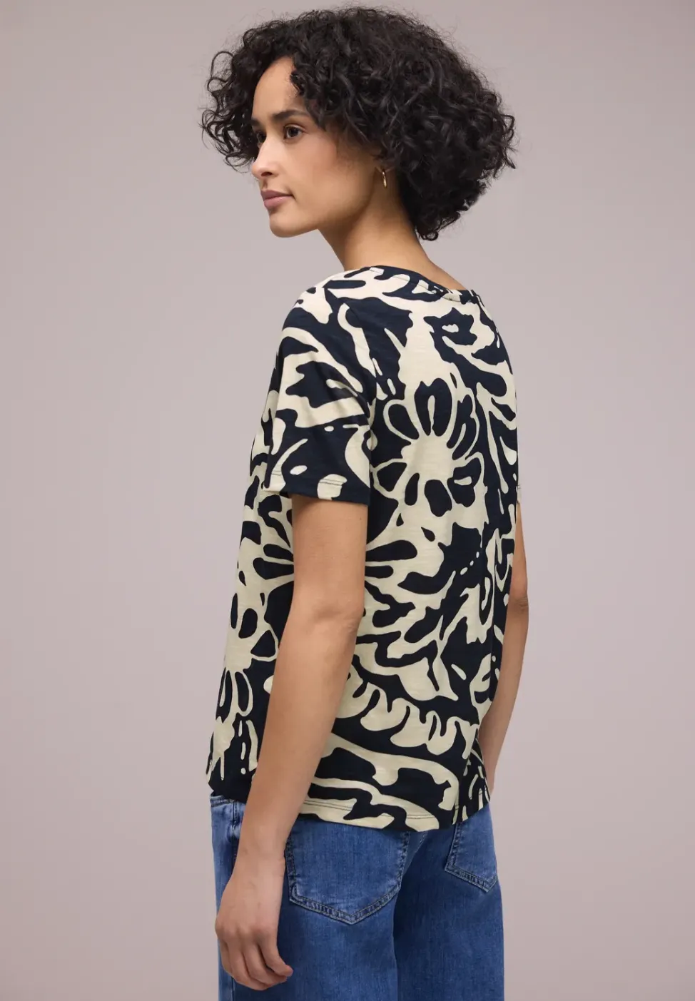 Kurzarm T-Shirt mit abstraktem Print