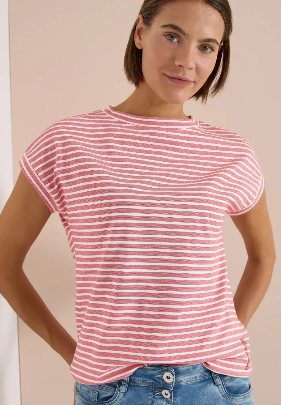 Kurzarm T-Shirt mit elastischem Saum