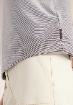 Kurzarm T-Shirt mit feinen Streifen