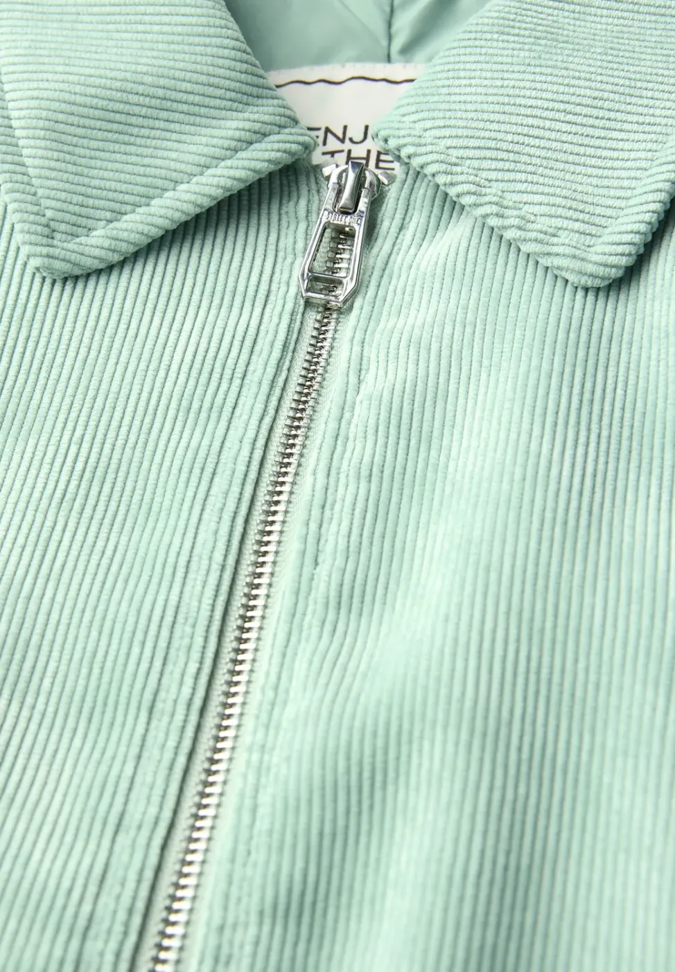 Kurze Cordjacke