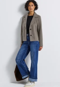 Kurze Cosy Reversjacke