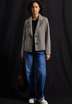 Kurze Cosy Reversjacke