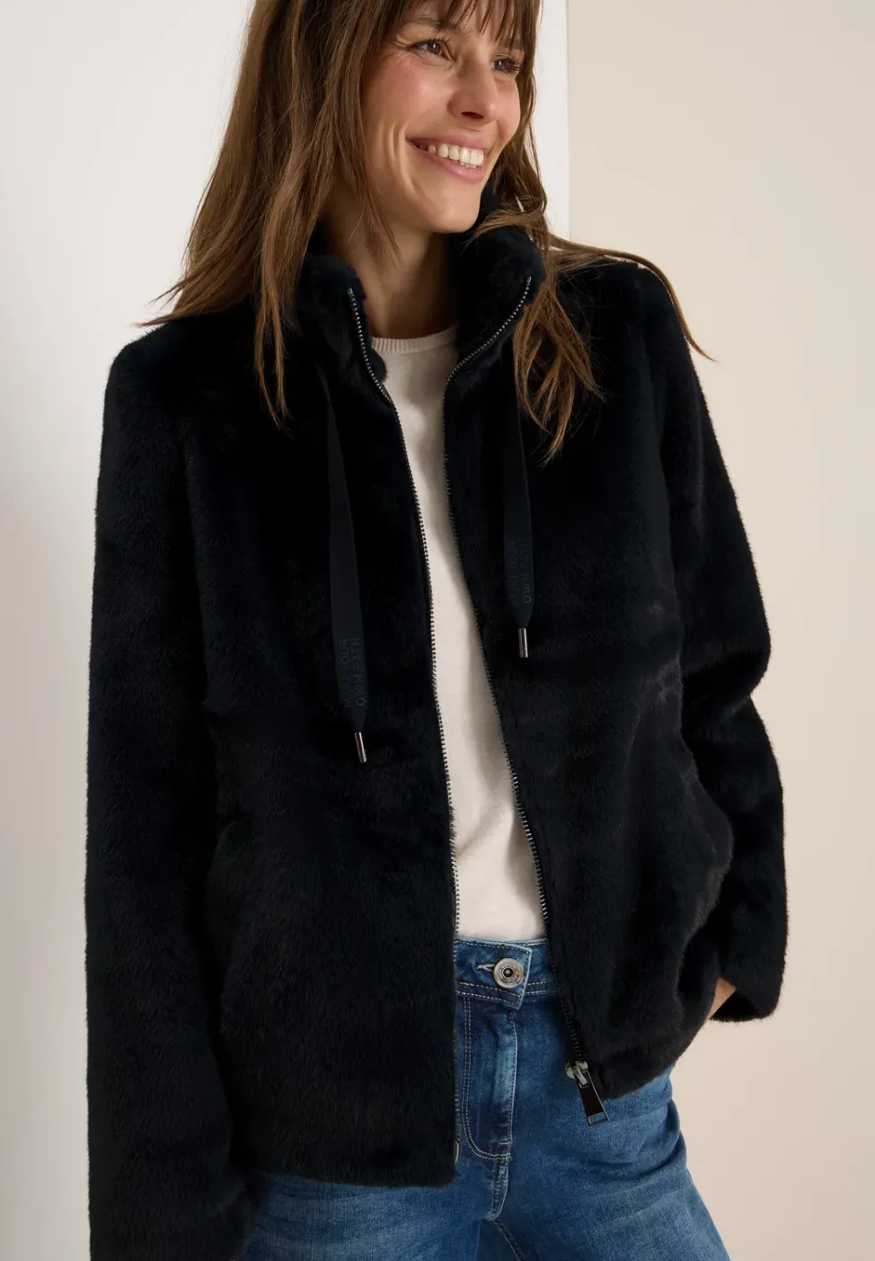 Kurze Fellimitat Jacke