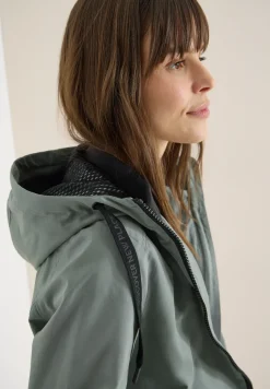 Kurze Jacke