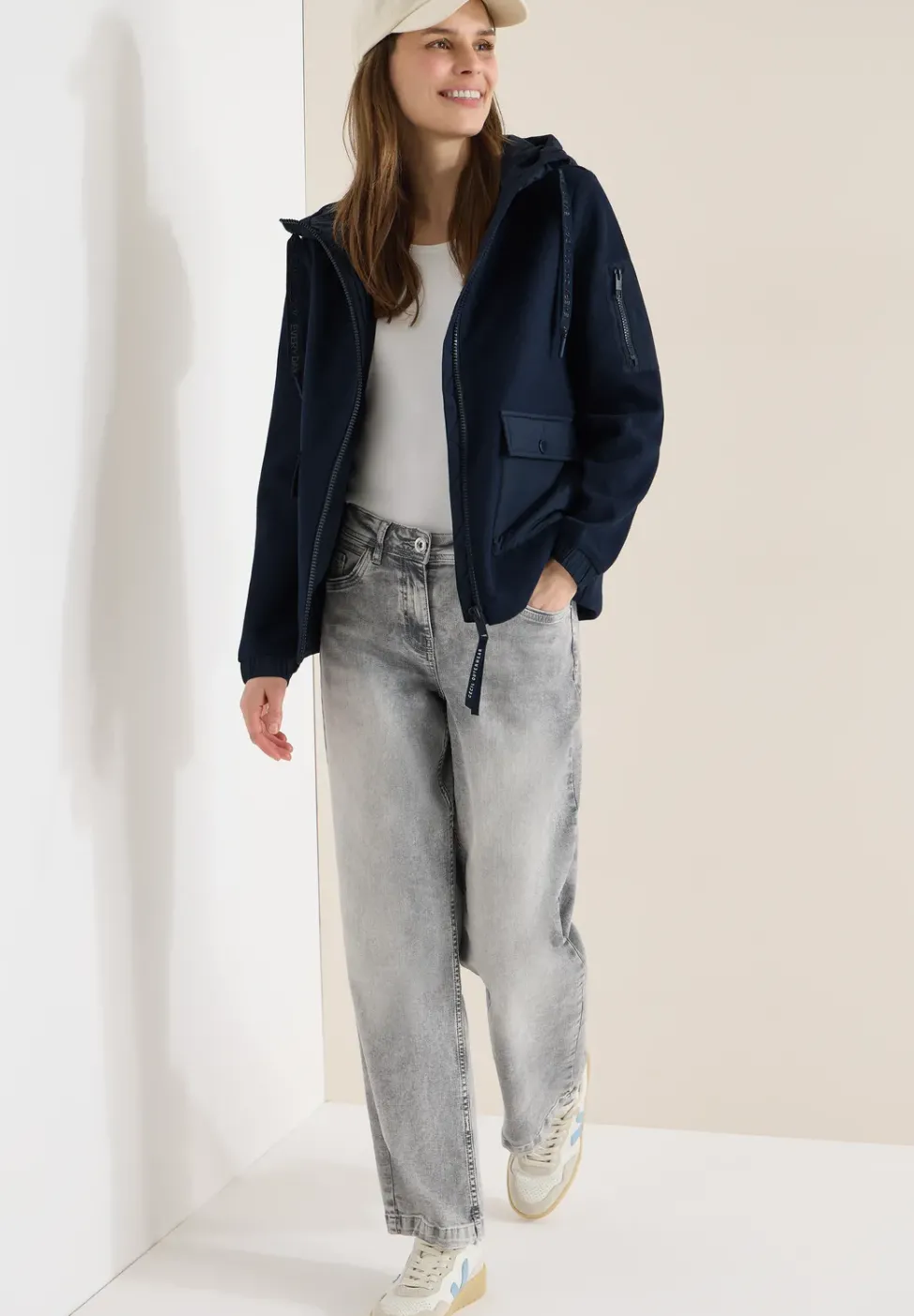 Kurze Jacke
