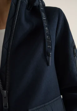 Kurze Jacke