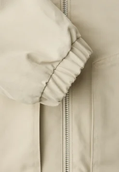 Kurze Jacke