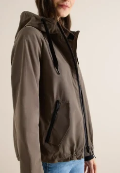 Kurze Jacke