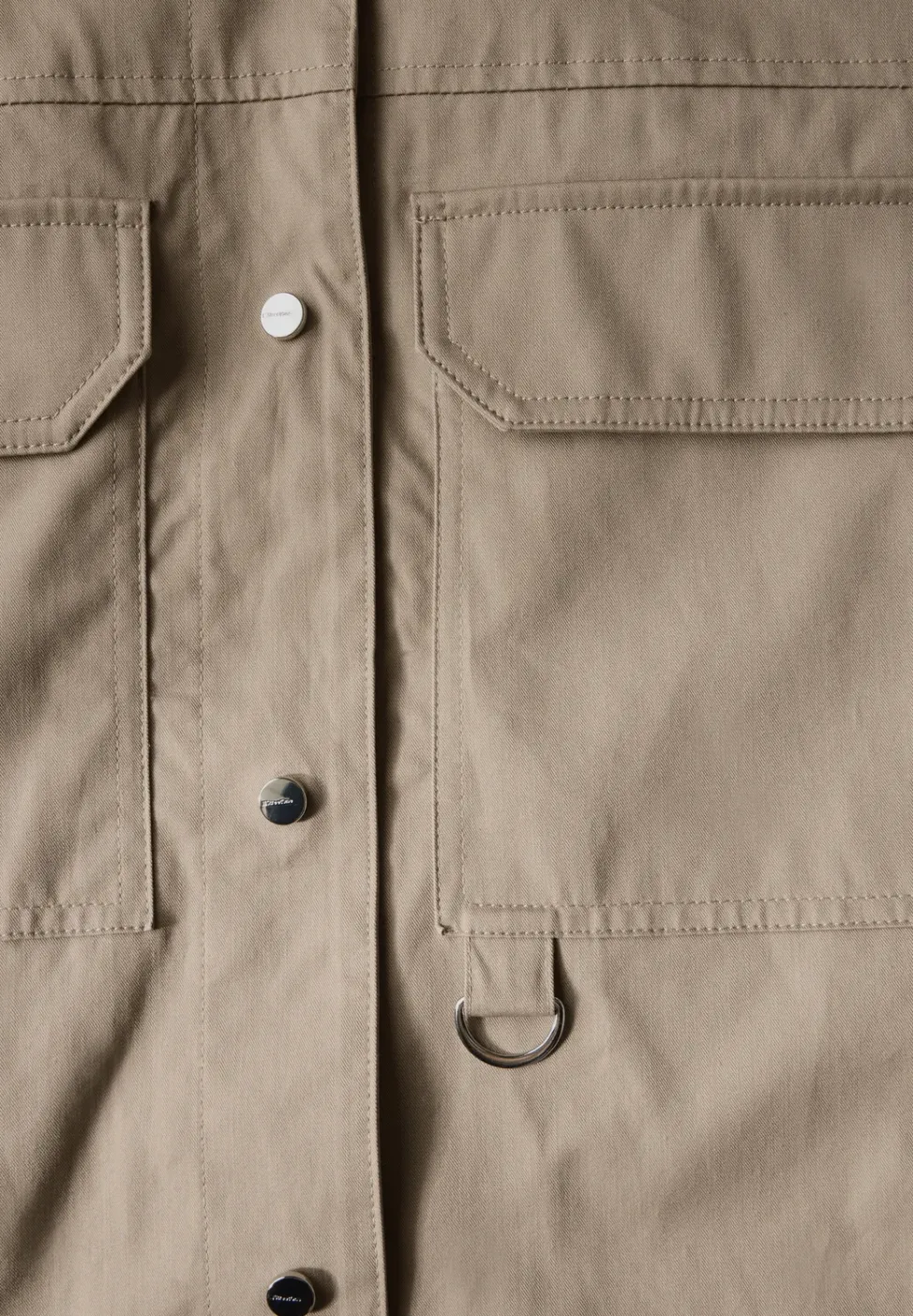 Kurze Jacke mit Stehkragen