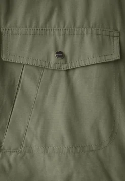 Kurze Jacke mit Stehkragen
