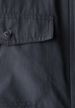 Kurze Jacke mit Stehkragen