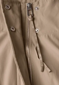 Kurze Jacke mit Stehkragen
