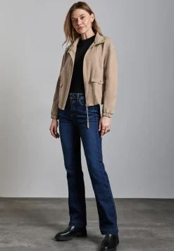 Kurze Jacke mit Stehkragen