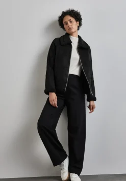 Kurze Jacke mit Teddy-Fell