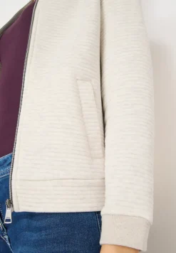Kurze Strukturjacke