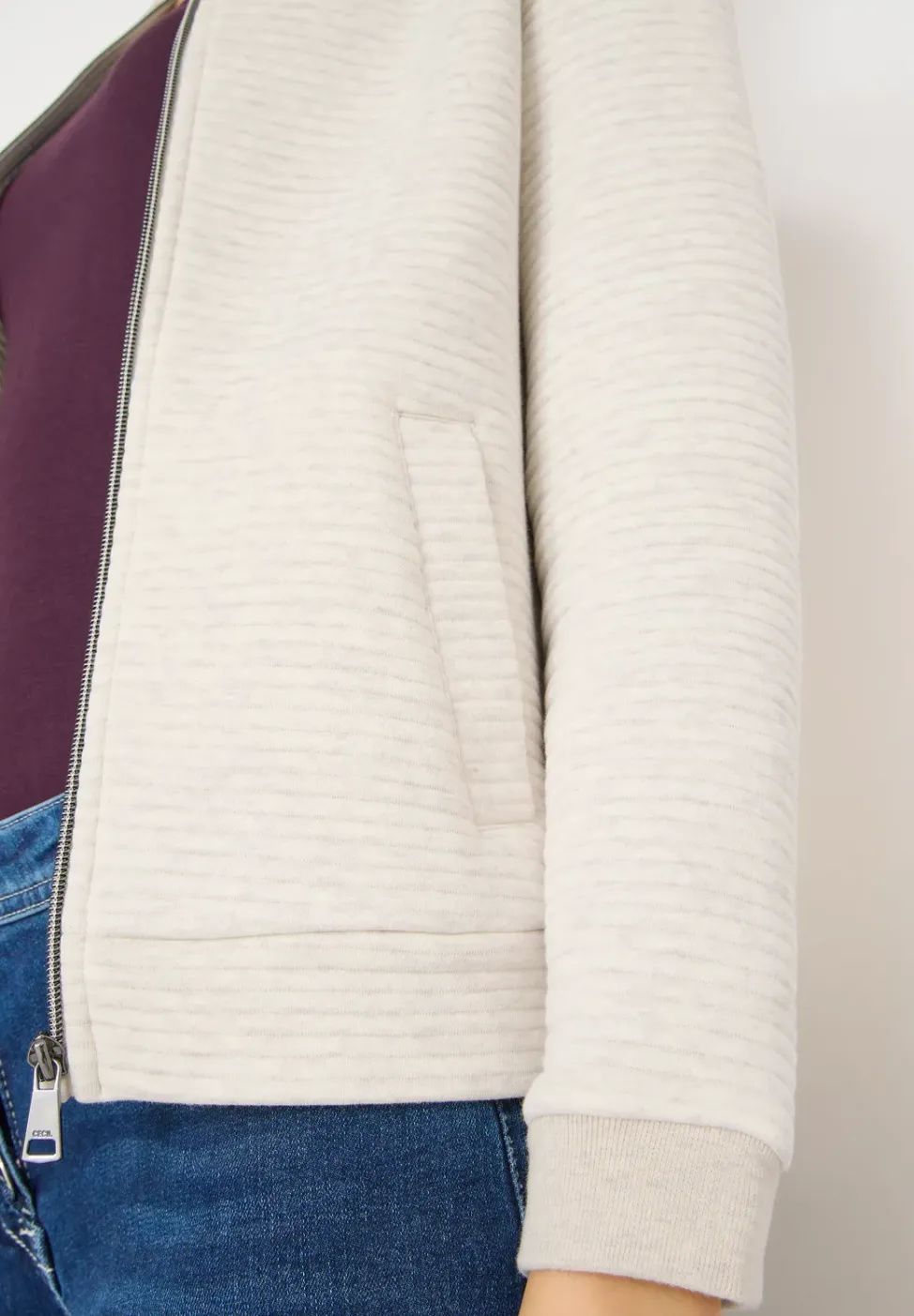 Kurze Strukturjacke