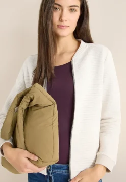 Kurze Strukturjacke