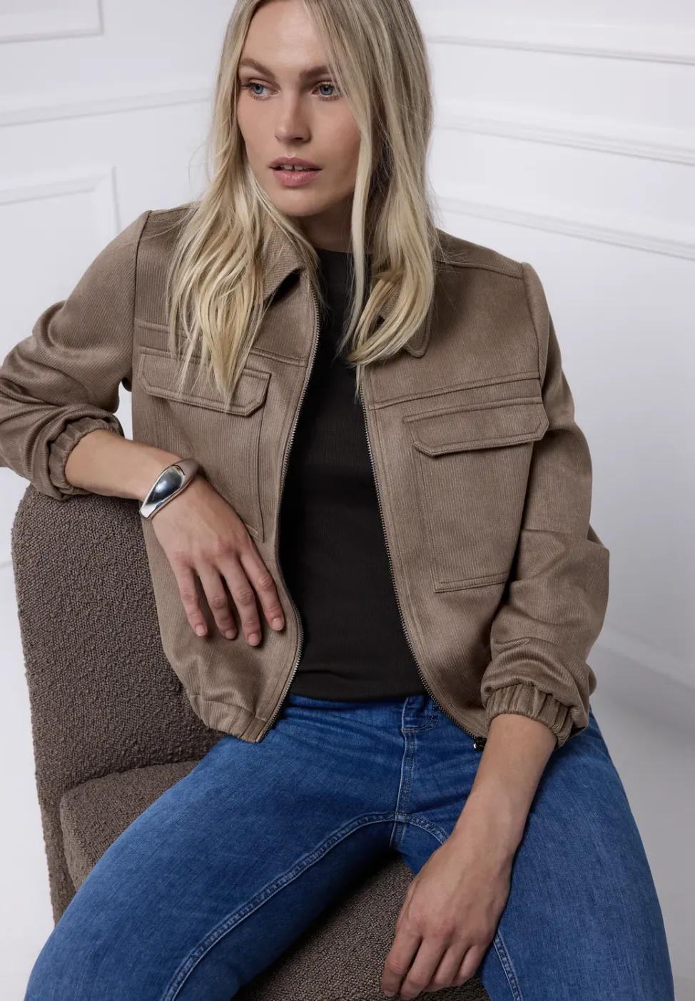 Kurze Veloursjacke