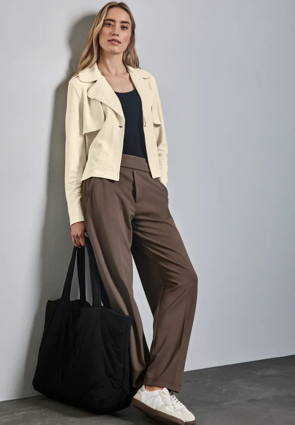 Kurzer Struktur-Trenchcoat