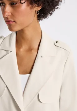 Kurzer Trenchcoat