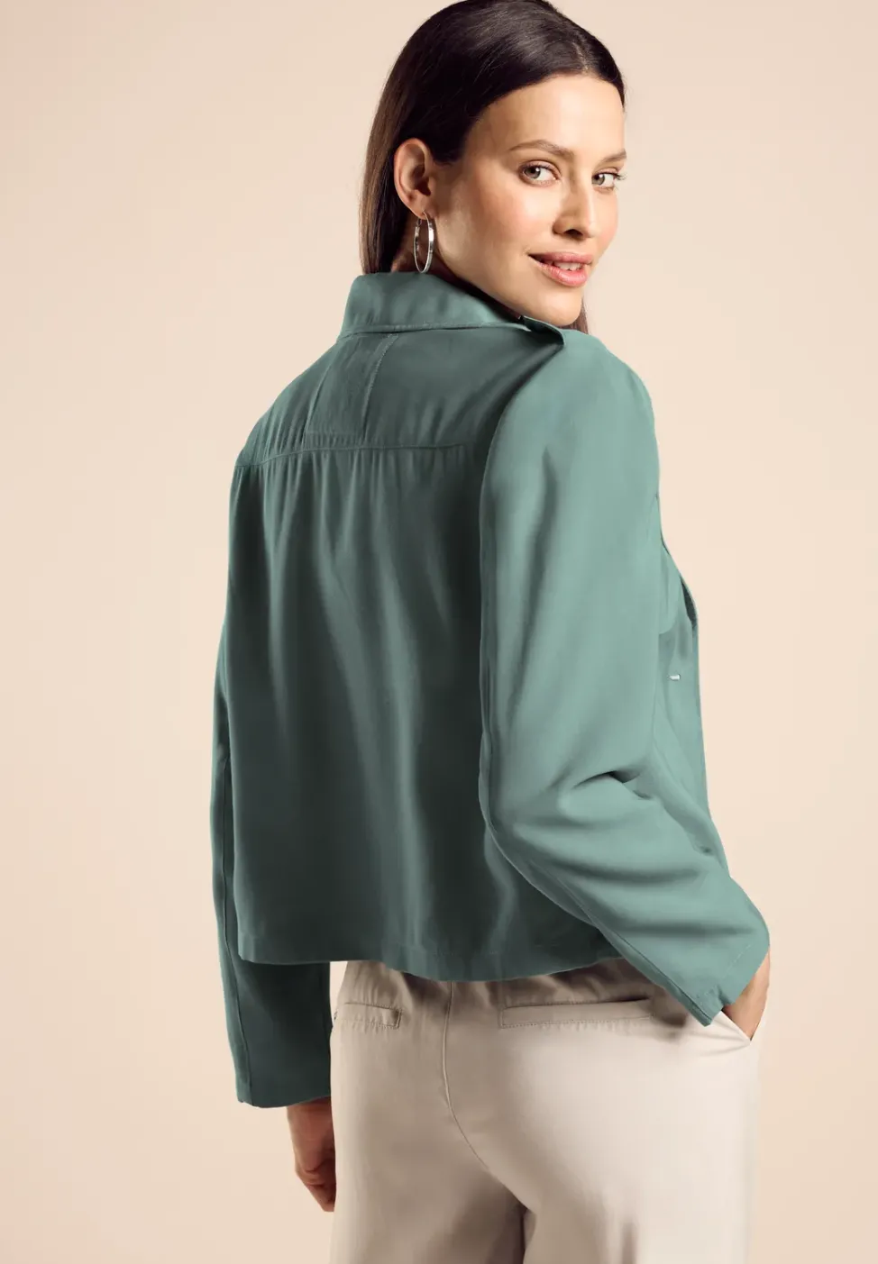 Kurzer Trenchcoat