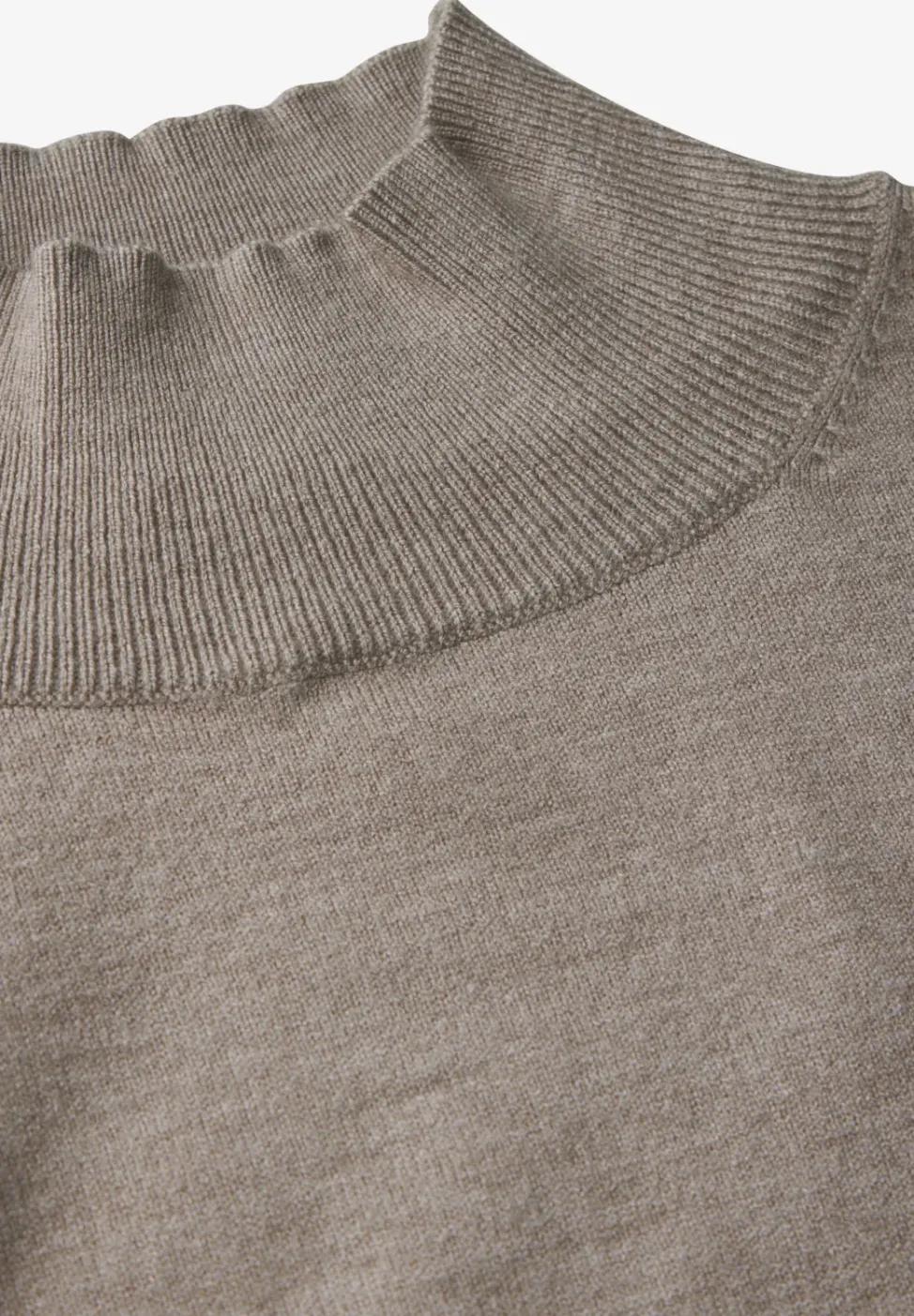 Kurzer Turtleneck-Sweater