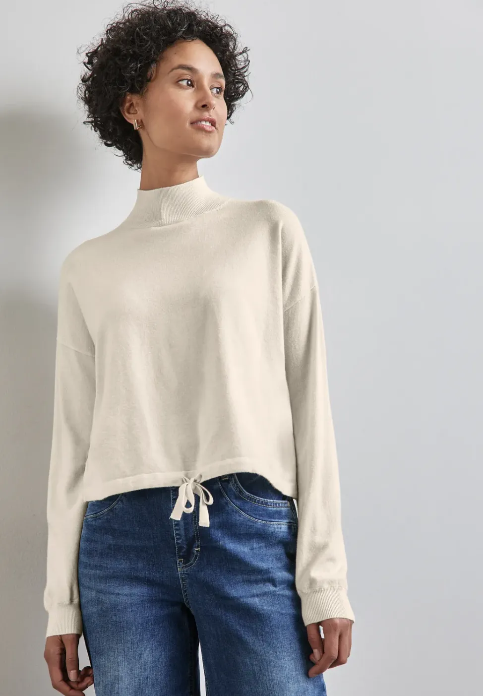 Kurzer Turtleneck-Sweater