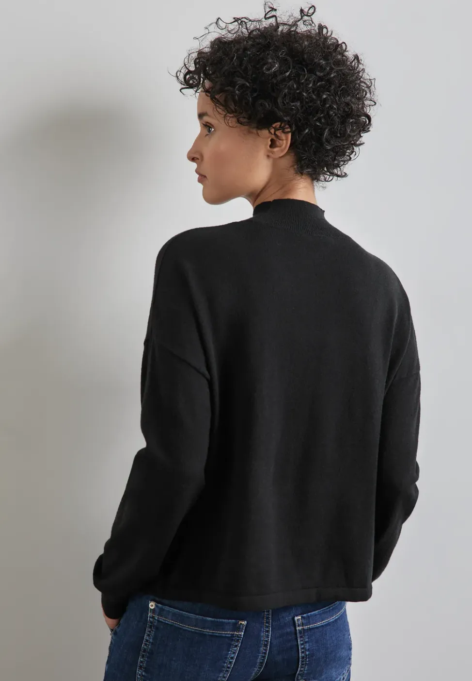Kurzer Turtleneck-Sweater