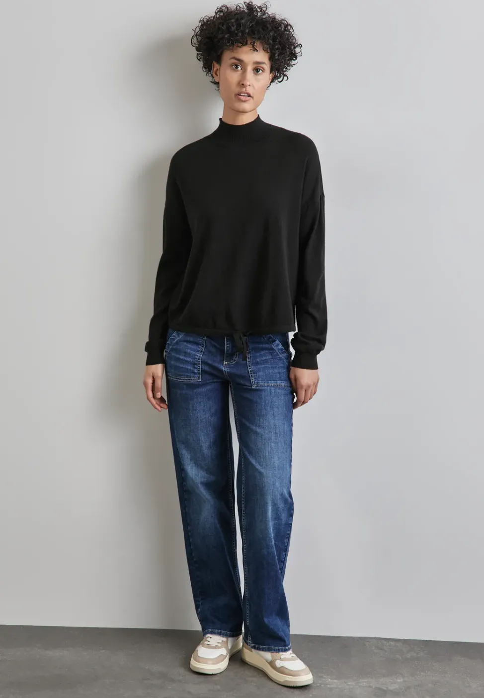 Kurzer Turtleneck-Sweater