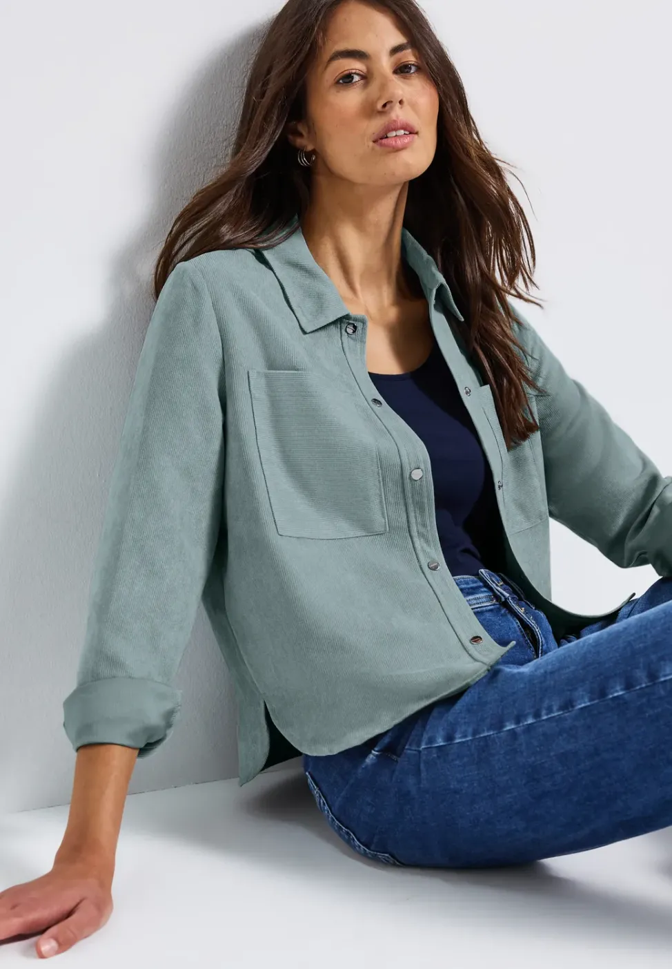 Kurzes Mini-Cord Overshirt