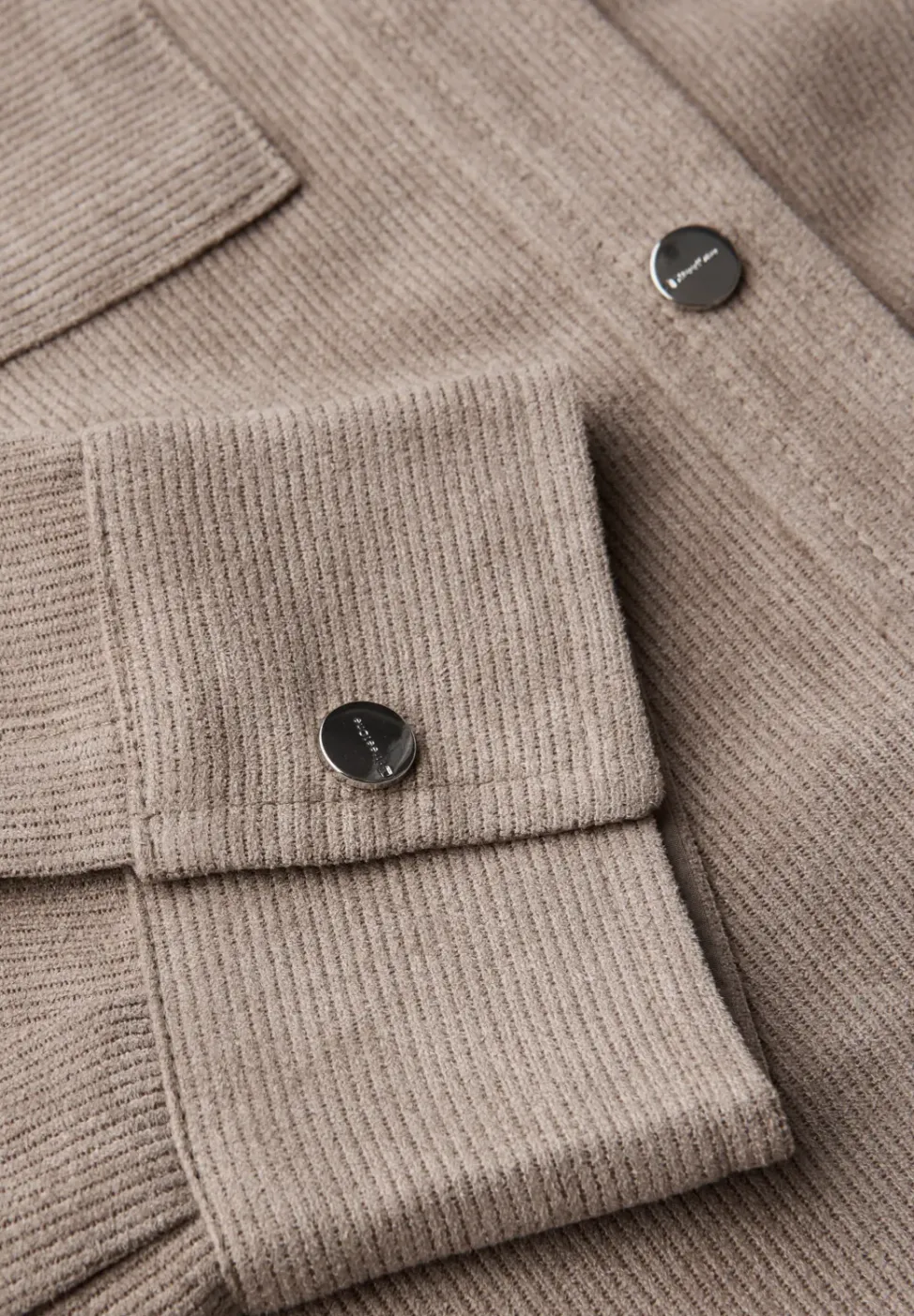 Kurzes Mini-Cord Overshirt