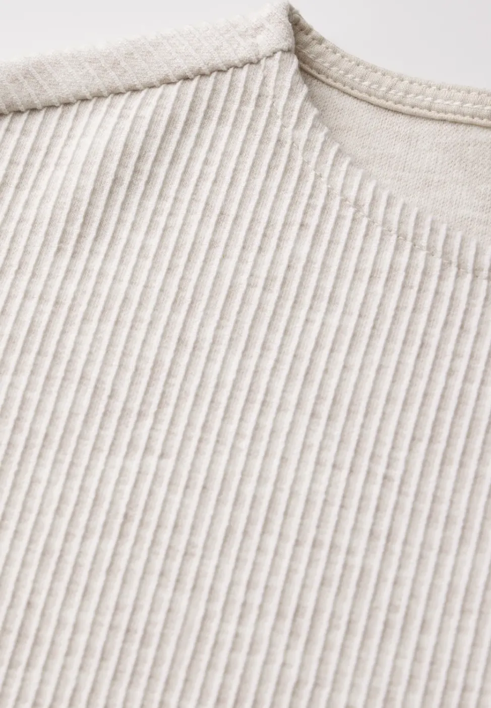Kurzes Melange Shirt