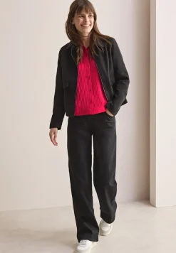 Kurze Strukturbluse