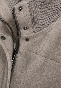 Kurzmantel mit Strickdetails