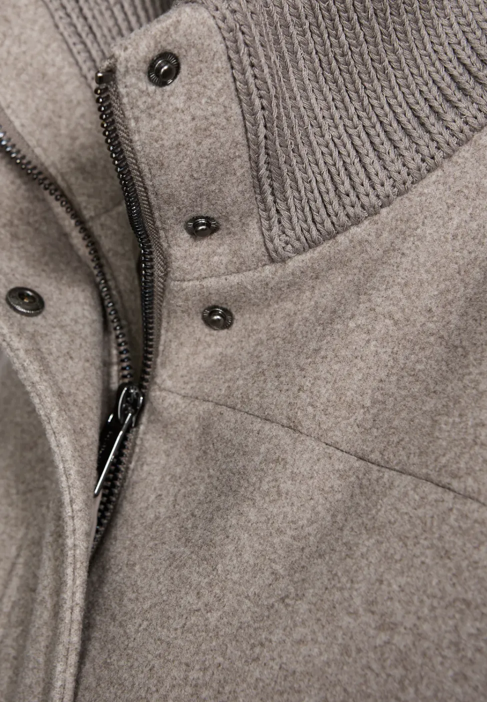 Kurzmantel mit Strickdetails