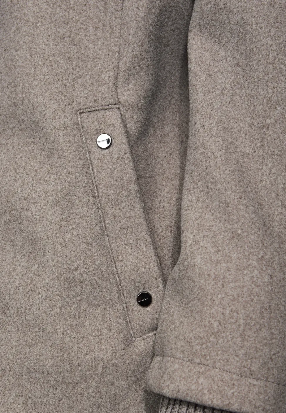 Kurzmantel mit Strickdetails