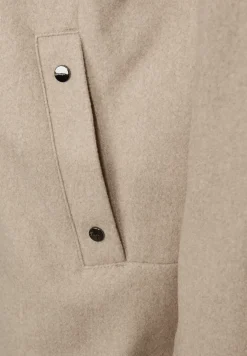 Kurzmantel mit Strickdetails