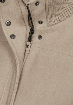 Kurzmantel mit Strickdetails
