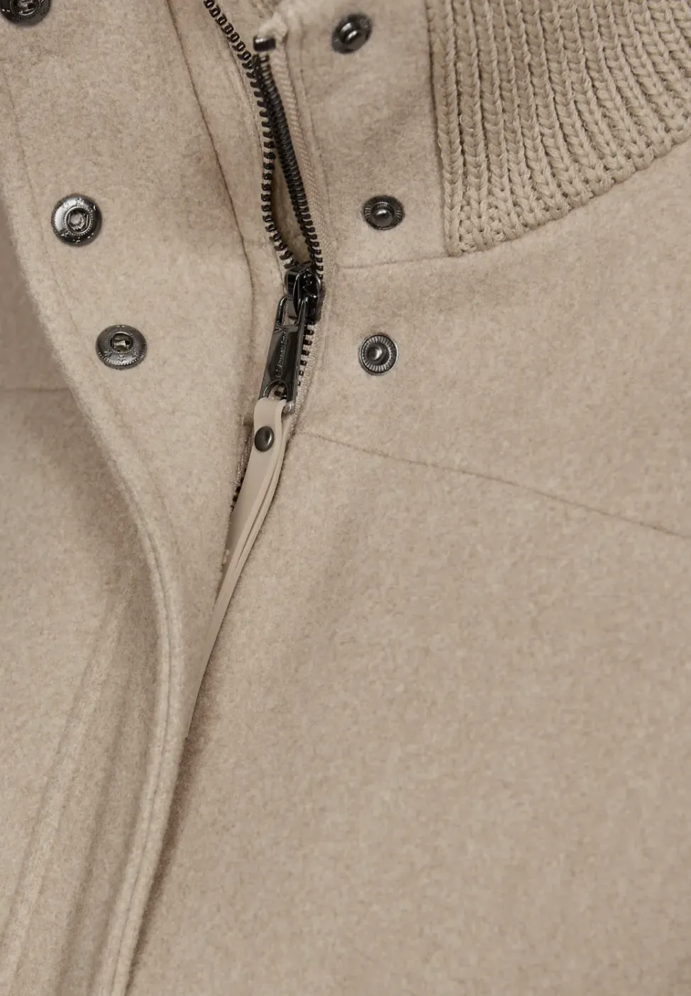 Kurzmantel mit Strickdetails