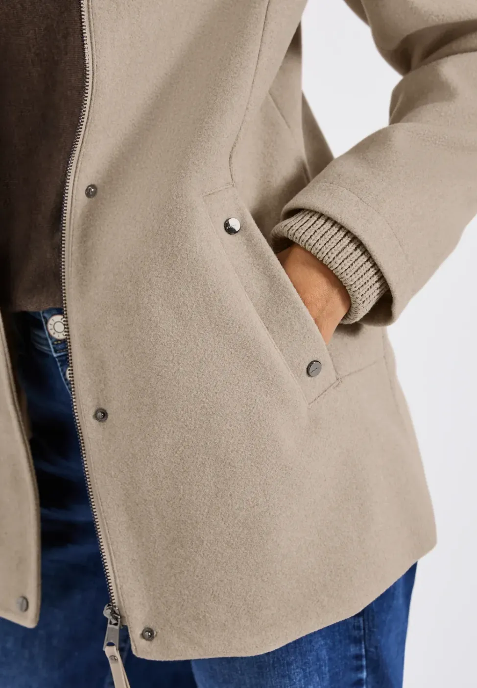 Kurzmantel mit Strickdetails