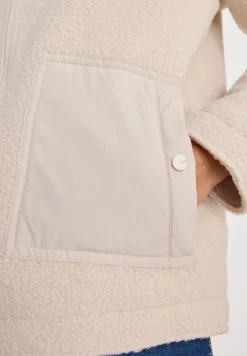 Kuschelige Jacke mit Details