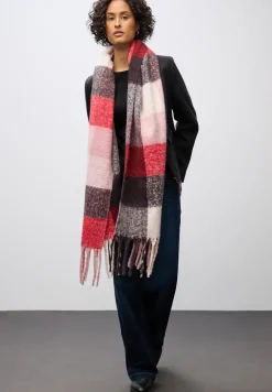 Kuscheliger Madras Schal