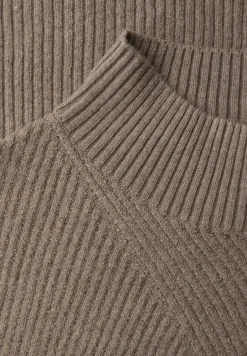 Kuscheliger Strukturpullover