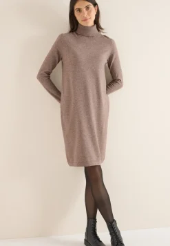 Kuscheliges Rollkragenkleid