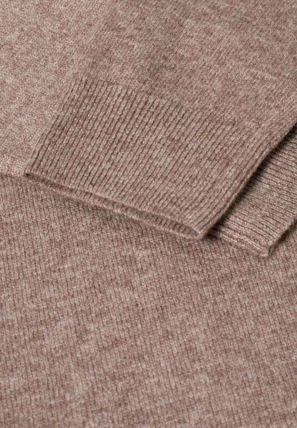 Kuscheliges Rollkragenkleid