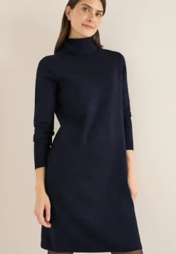 Kuscheliges Rollkragenkleid