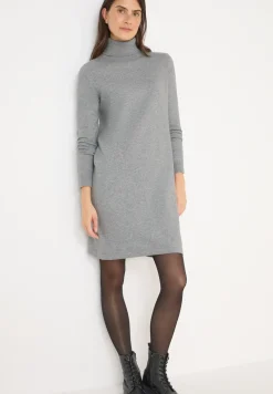 Kuscheliges Rollkragenkleid