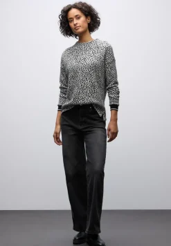Kuscheliges Leo-Shirt