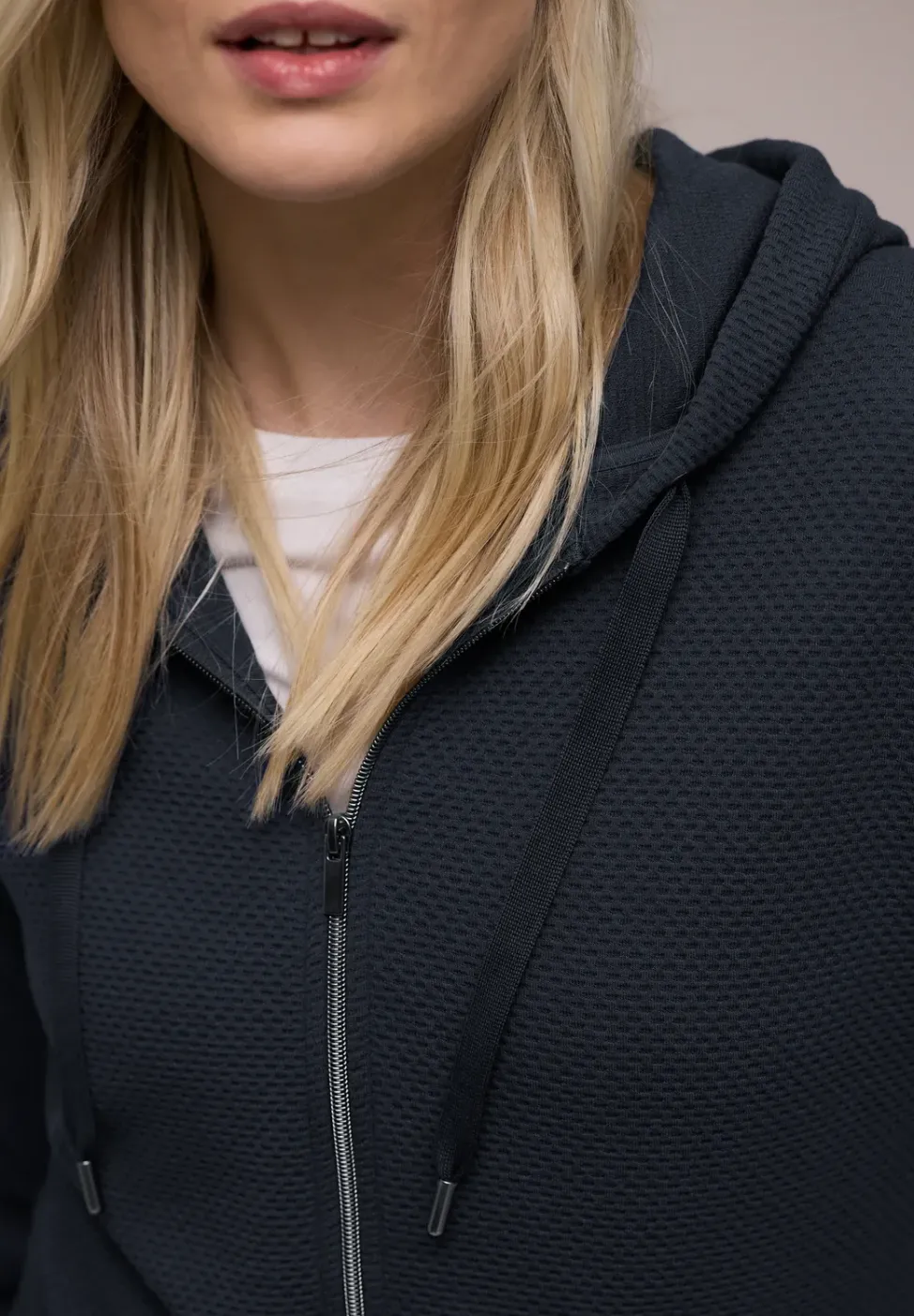 Langarm Jacke mit Kapuze und Zipper